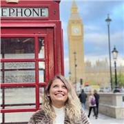 Hi, I am Tansu and I am Turkish. I was a preschool teacher in Turkey. I moved to England and now I give private Turkish lessons